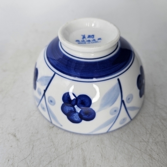 2 hand painted rice‎ bowls - Picture 6 of 10